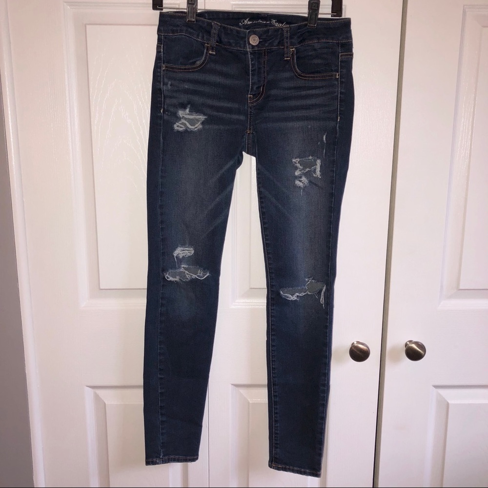 American Eagle distressed jegging